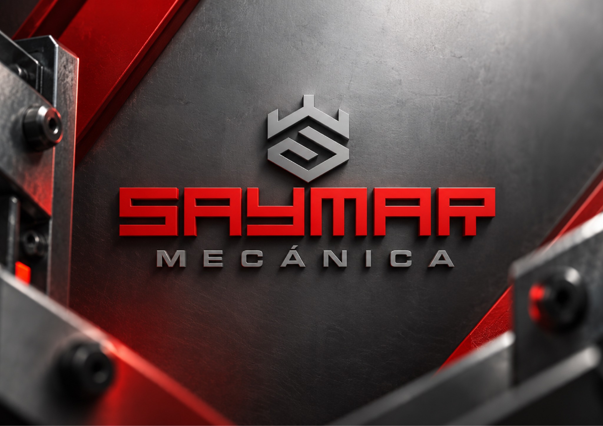 Rótulo del logotipo Saymar Mecánica instalado en una pared del taller